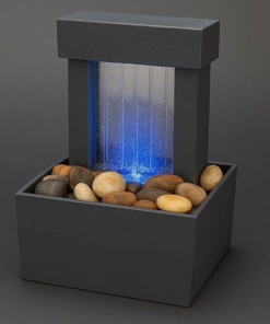 Namizna dekoracija slapa